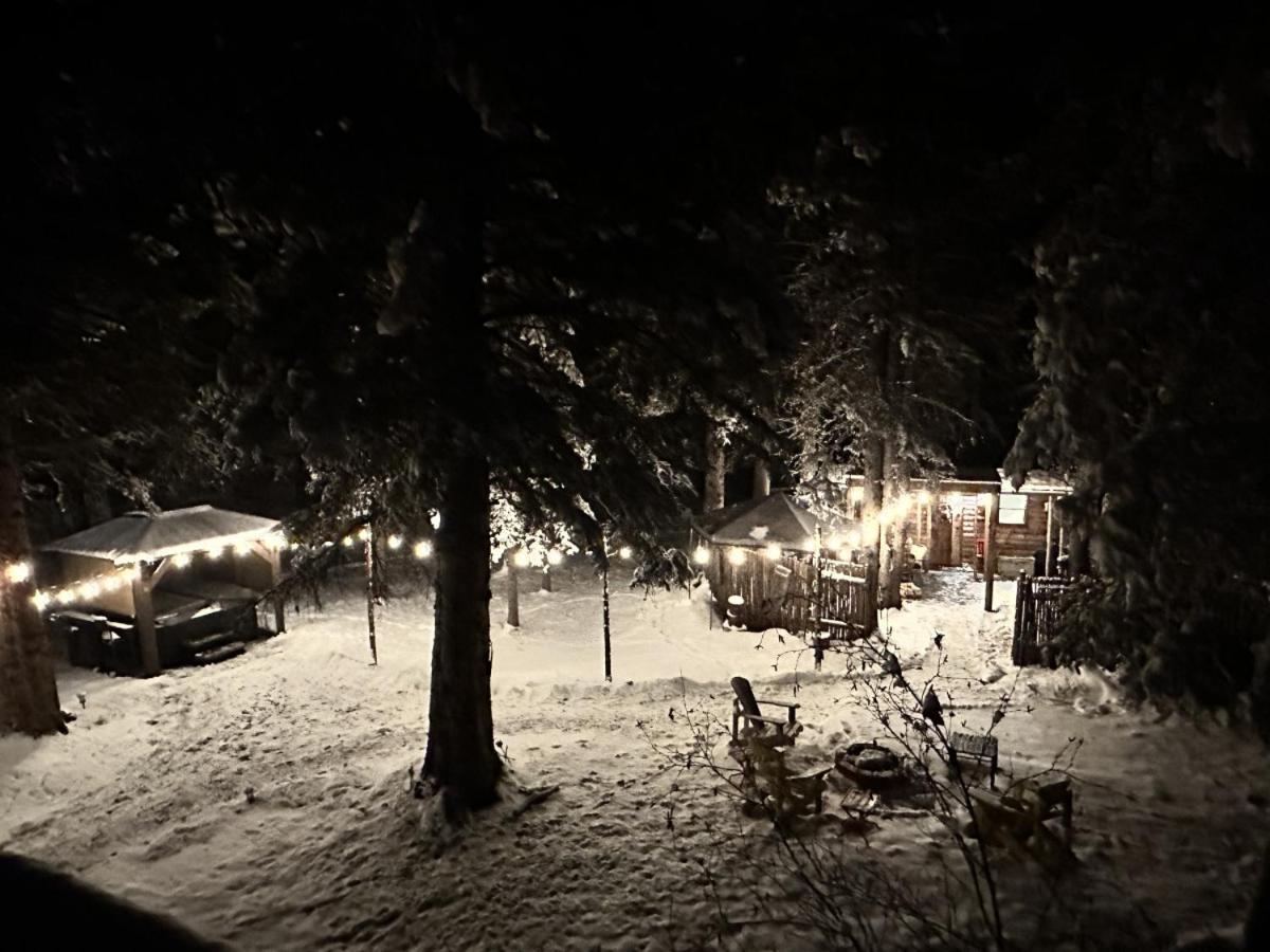 Rustic Cozy Cabin With Hot Tub Bragg Creek Екстериор снимка