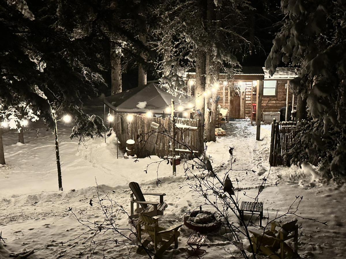 Rustic Cozy Cabin With Hot Tub Bragg Creek Екстериор снимка