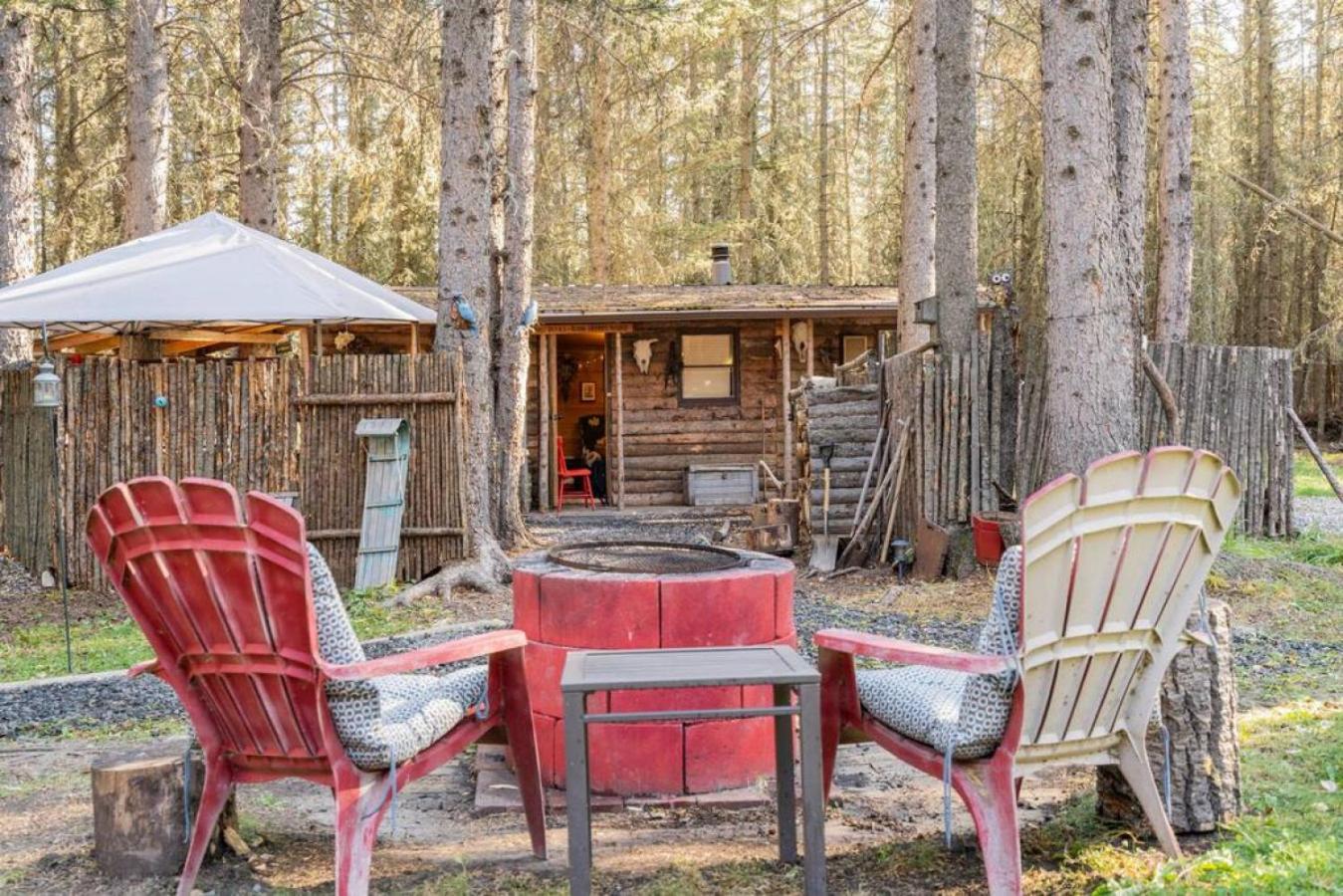 Rustic Cozy Cabin With Hot Tub Bragg Creek Екстериор снимка